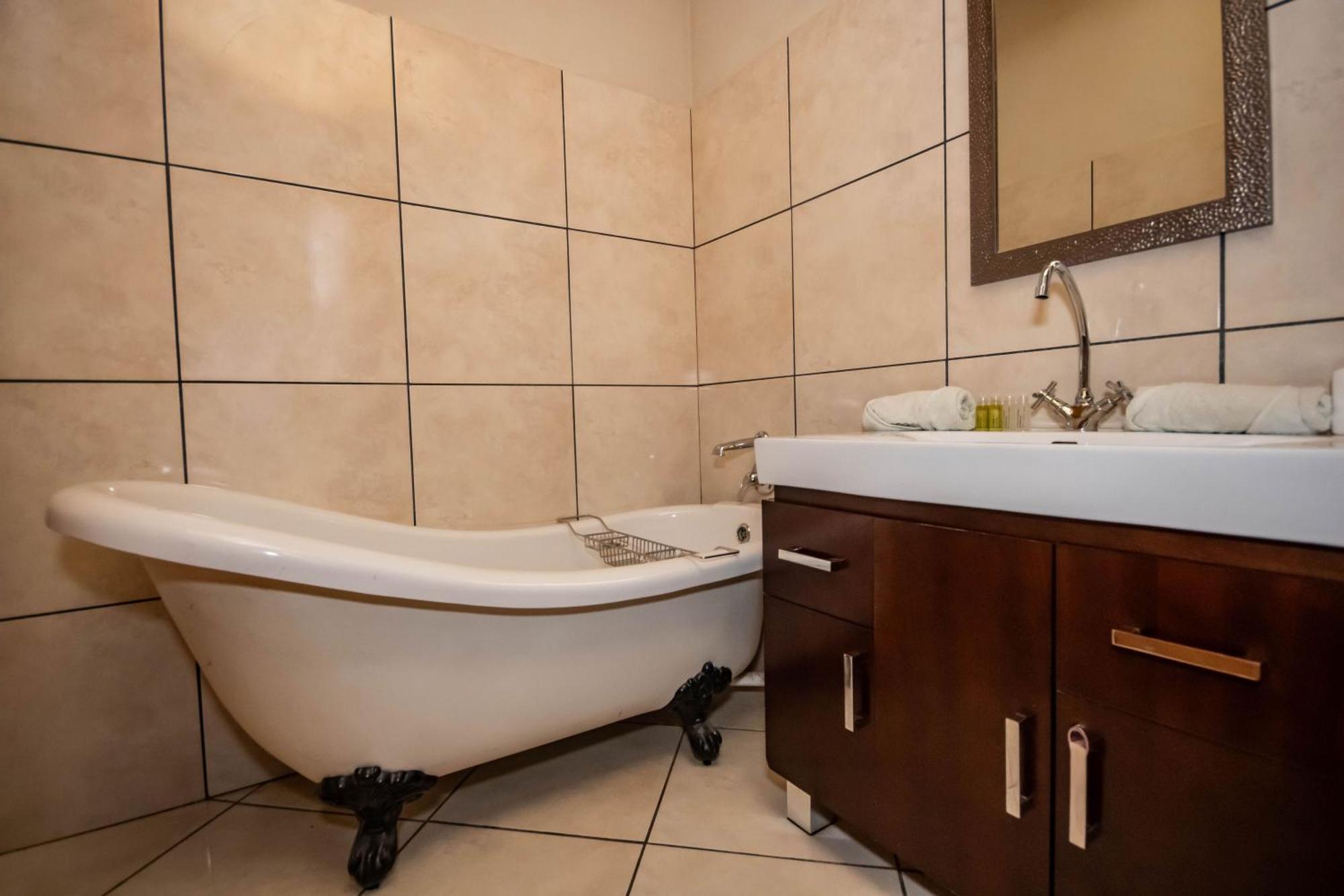 Tarantula Guest House Calvinia Екстер'єр фото