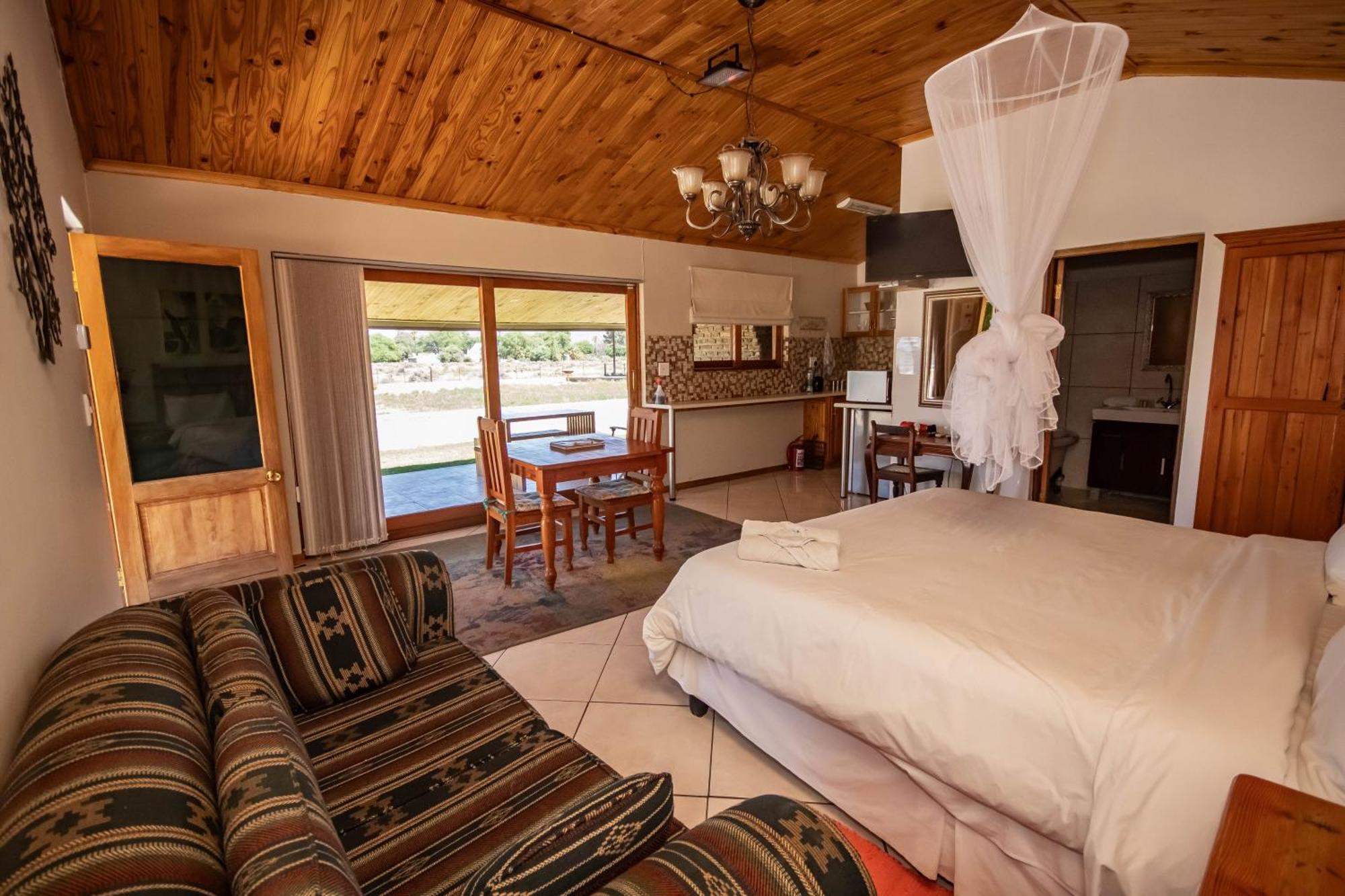 Tarantula Guest House Calvinia Екстер'єр фото