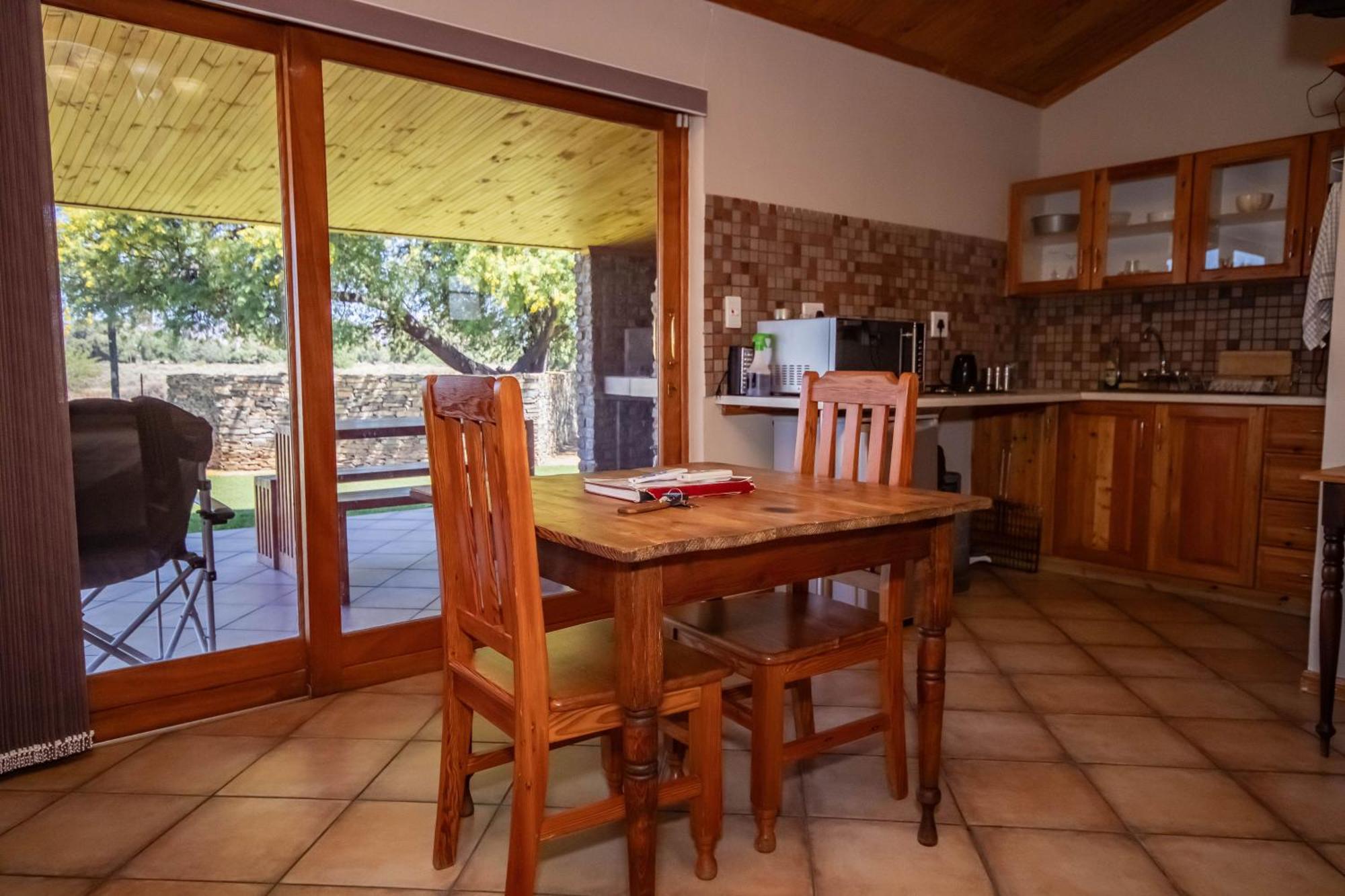 Tarantula Guest House Calvinia Екстер'єр фото