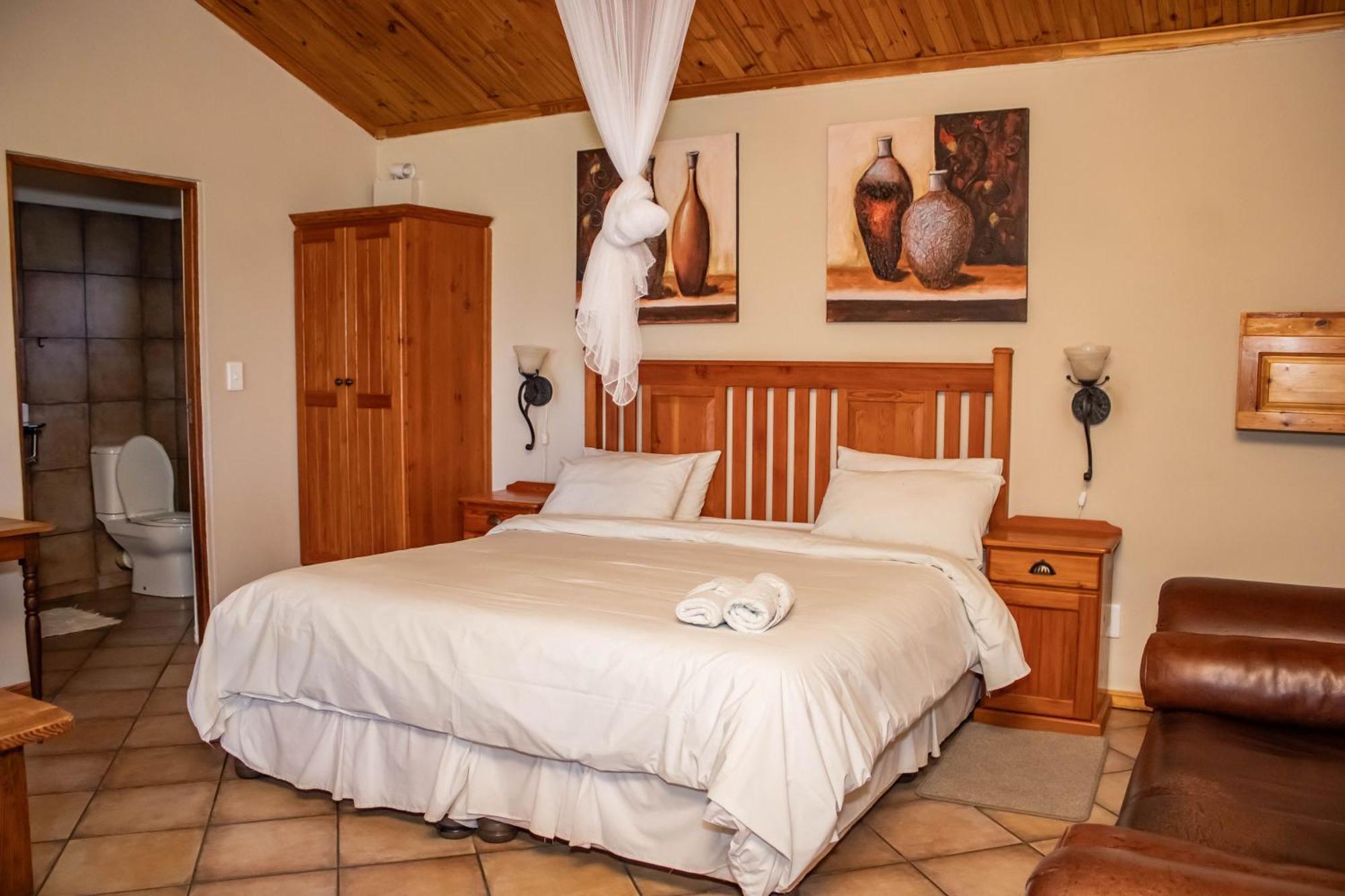 Tarantula Guest House Calvinia Екстер'єр фото