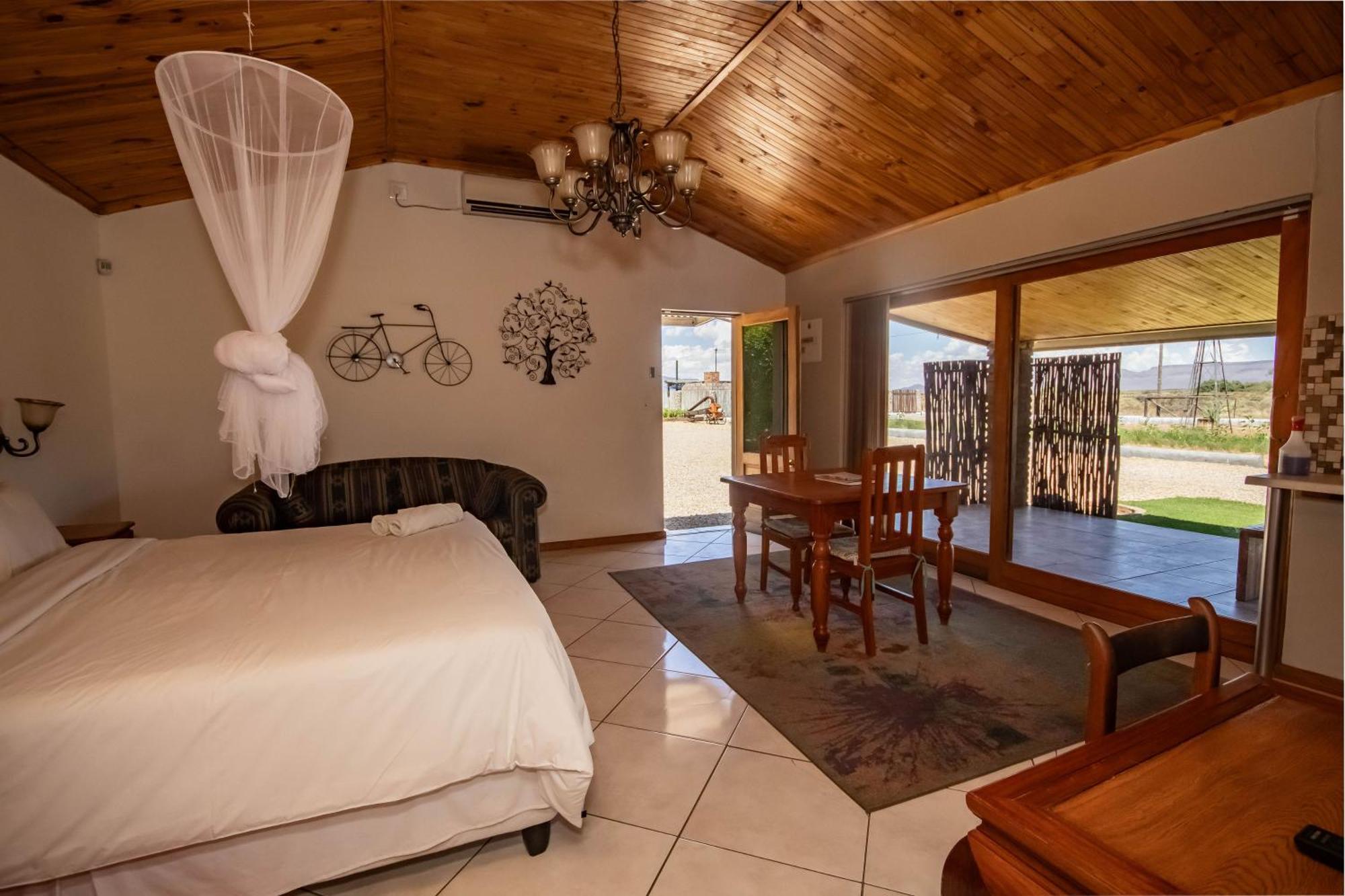 Tarantula Guest House Calvinia Екстер'єр фото