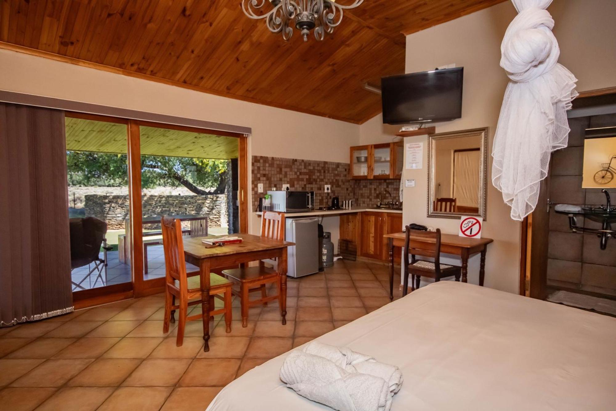 Tarantula Guest House Calvinia Екстер'єр фото