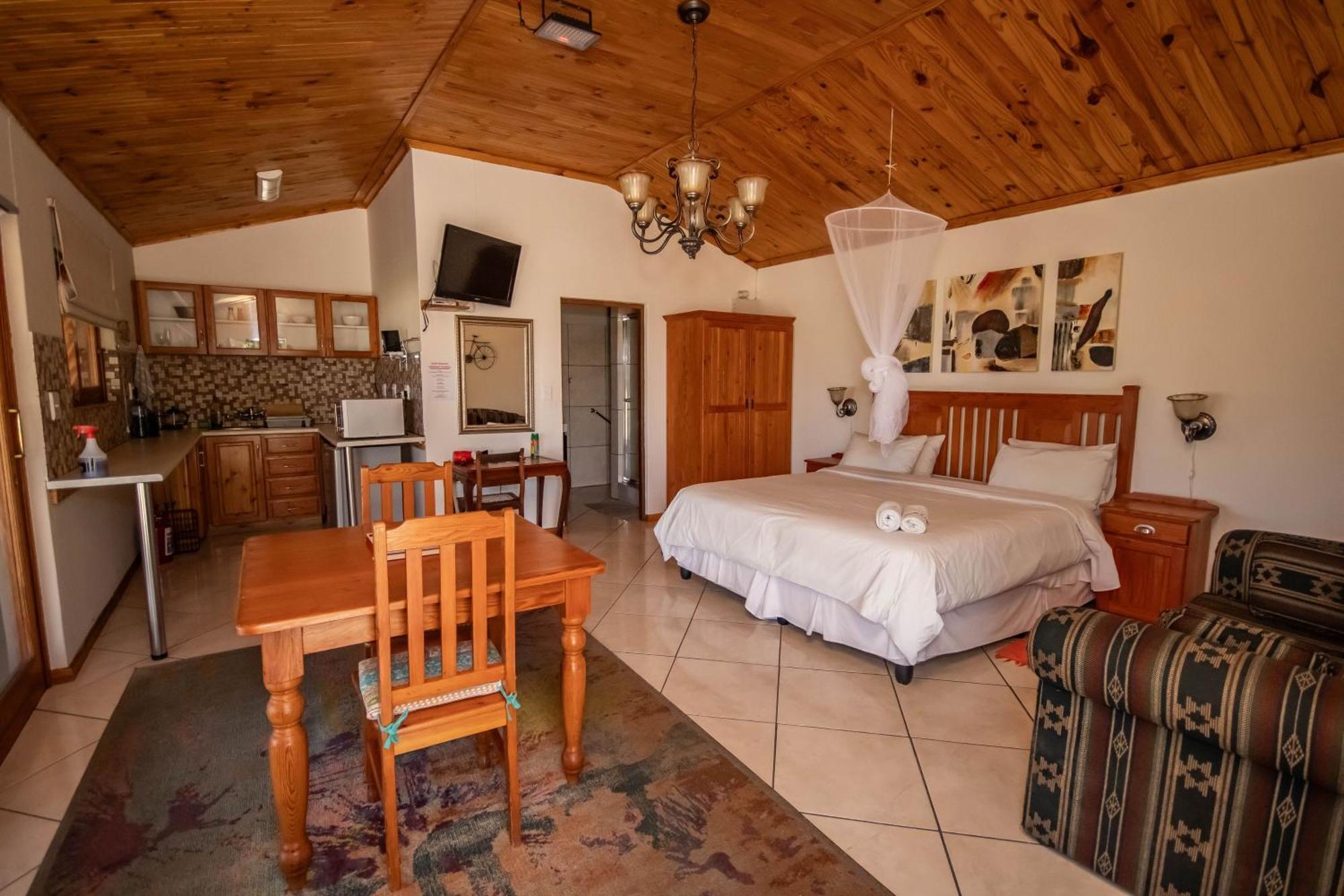 Tarantula Guest House Calvinia Екстер'єр фото