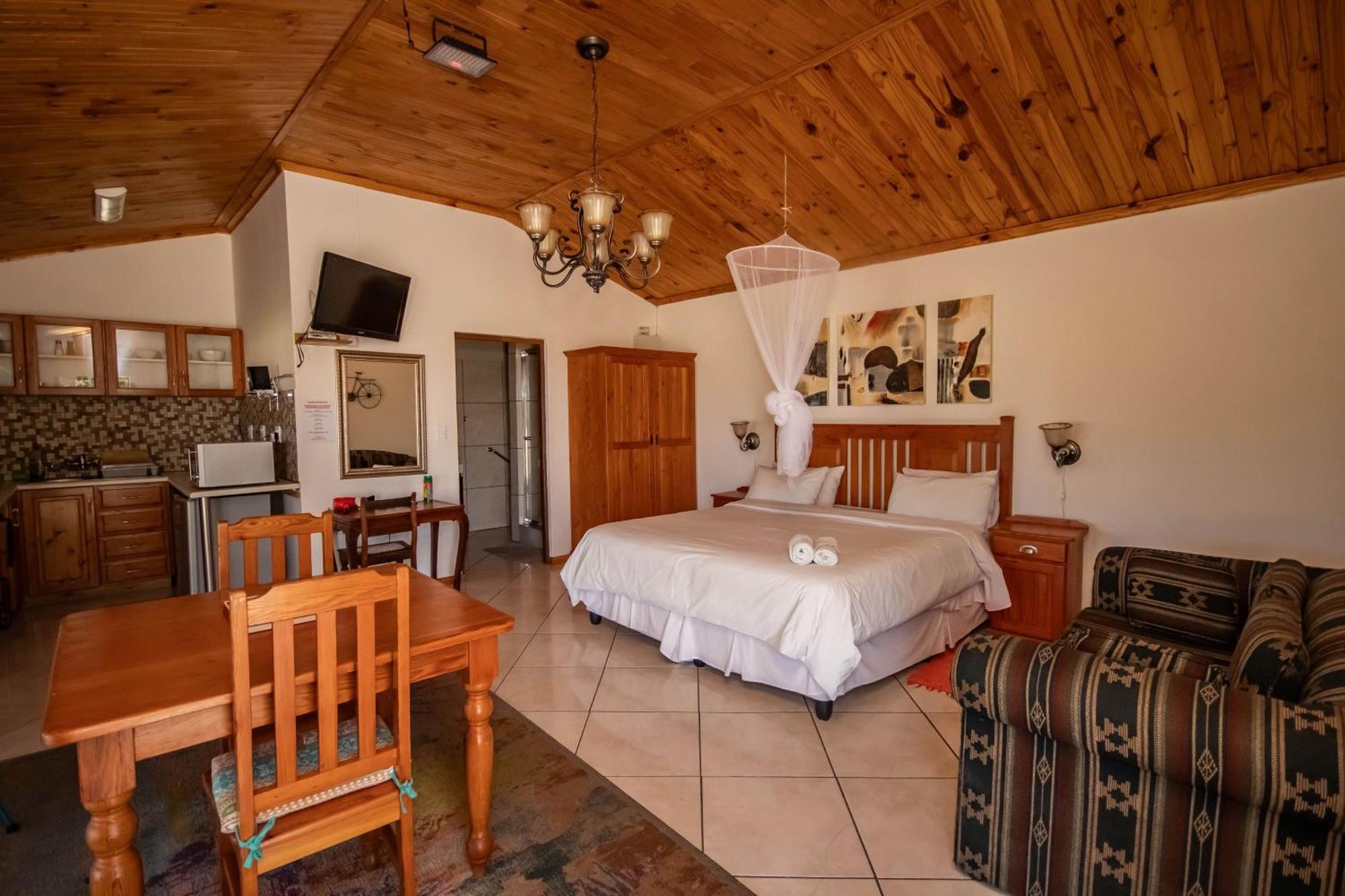 Tarantula Guest House Calvinia Екстер'єр фото
