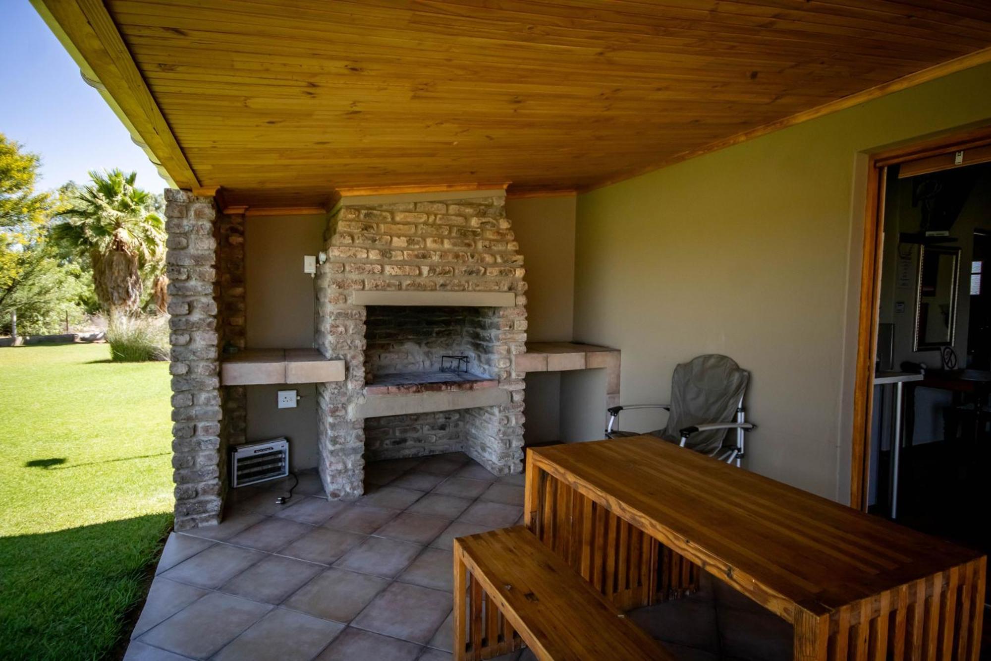 Tarantula Guest House Calvinia Екстер'єр фото