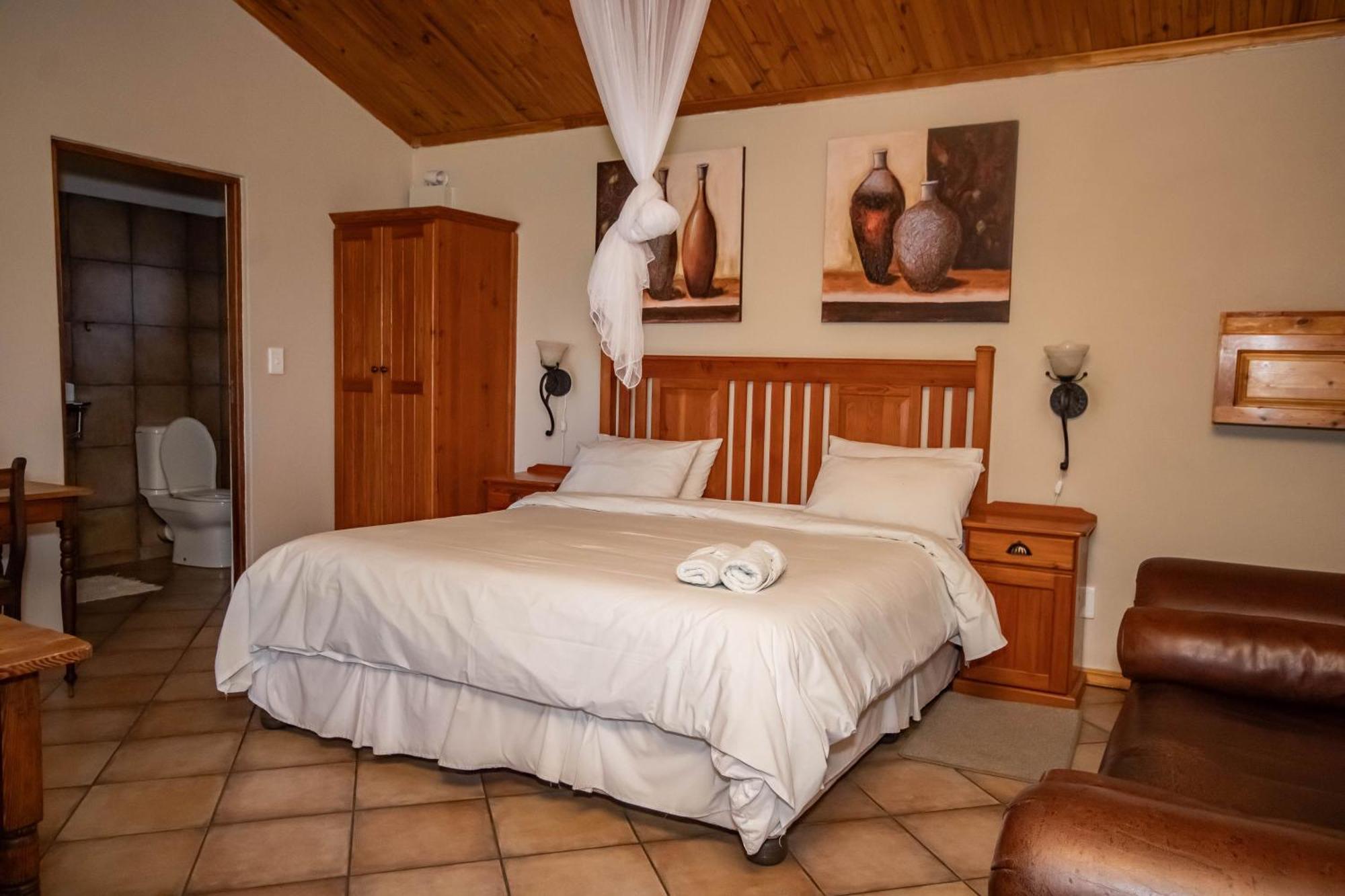 Tarantula Guest House Calvinia Екстер'єр фото