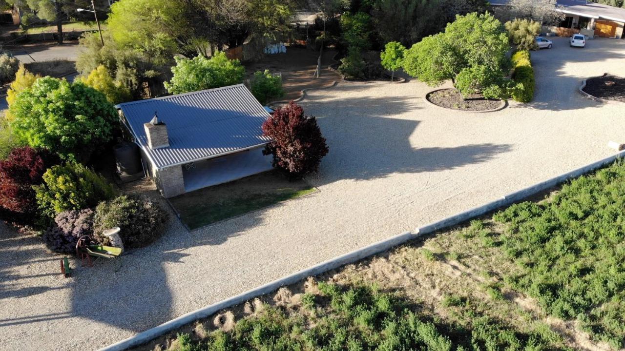 Tarantula Guest House Calvinia Екстер'єр фото